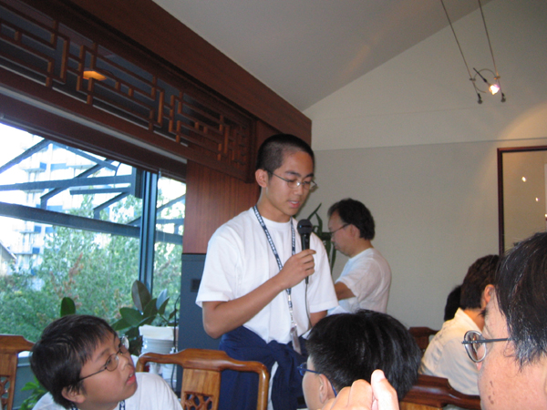 WYK Students Visit 7-15-04 001